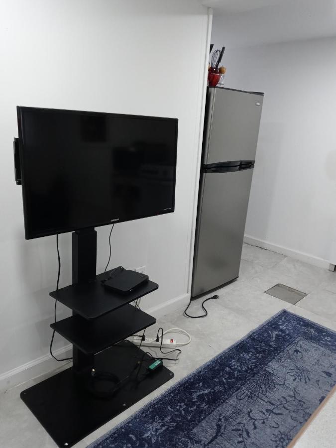 דירות אירבינגטון "Cozy Basement Retreat Just 40 Minutes To Nyc!" מראה חיצוני תמונה