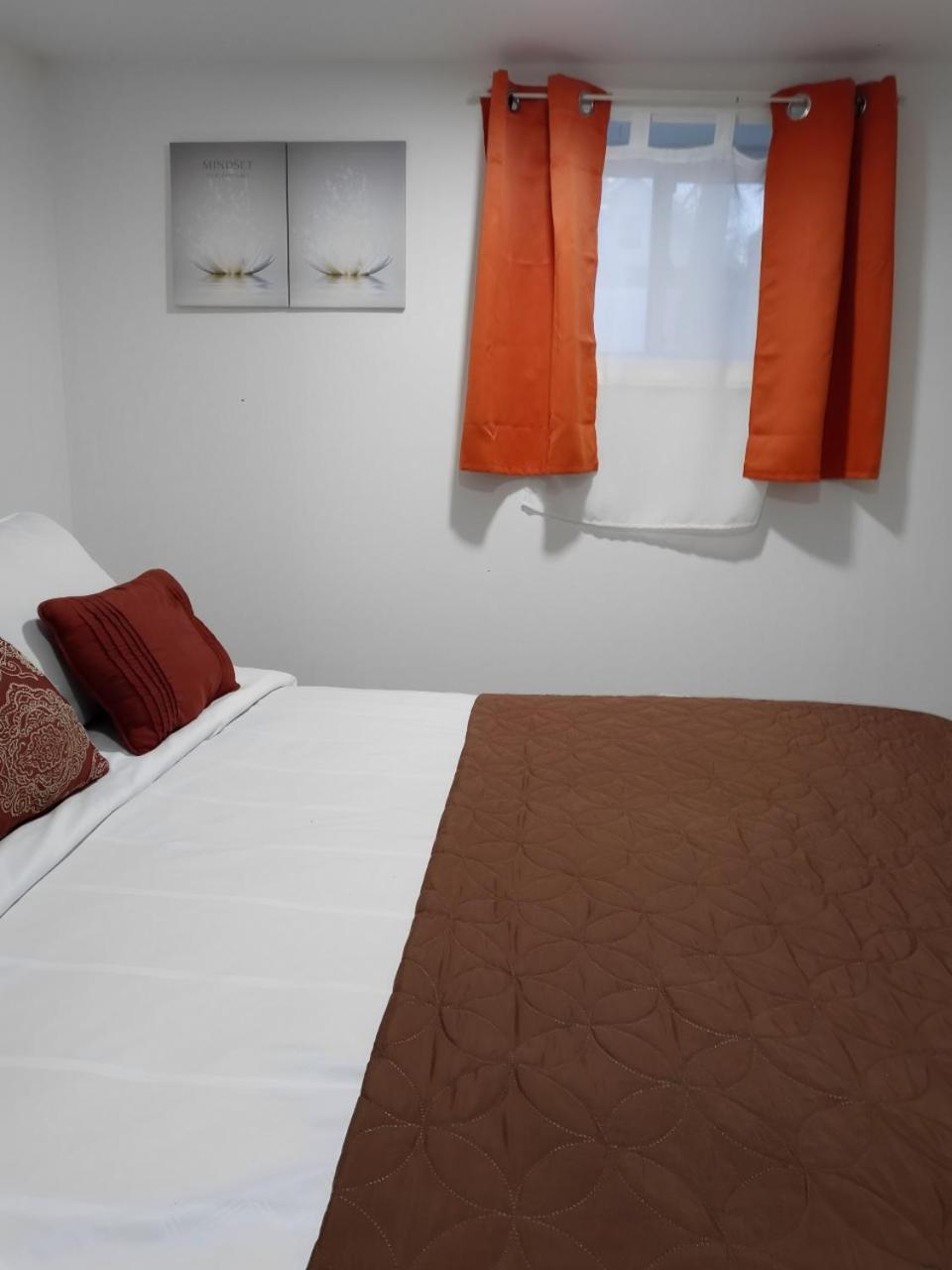 דירות אירבינגטון "Cozy Basement Retreat Just 40 Minutes To Nyc!" מראה חיצוני תמונה
